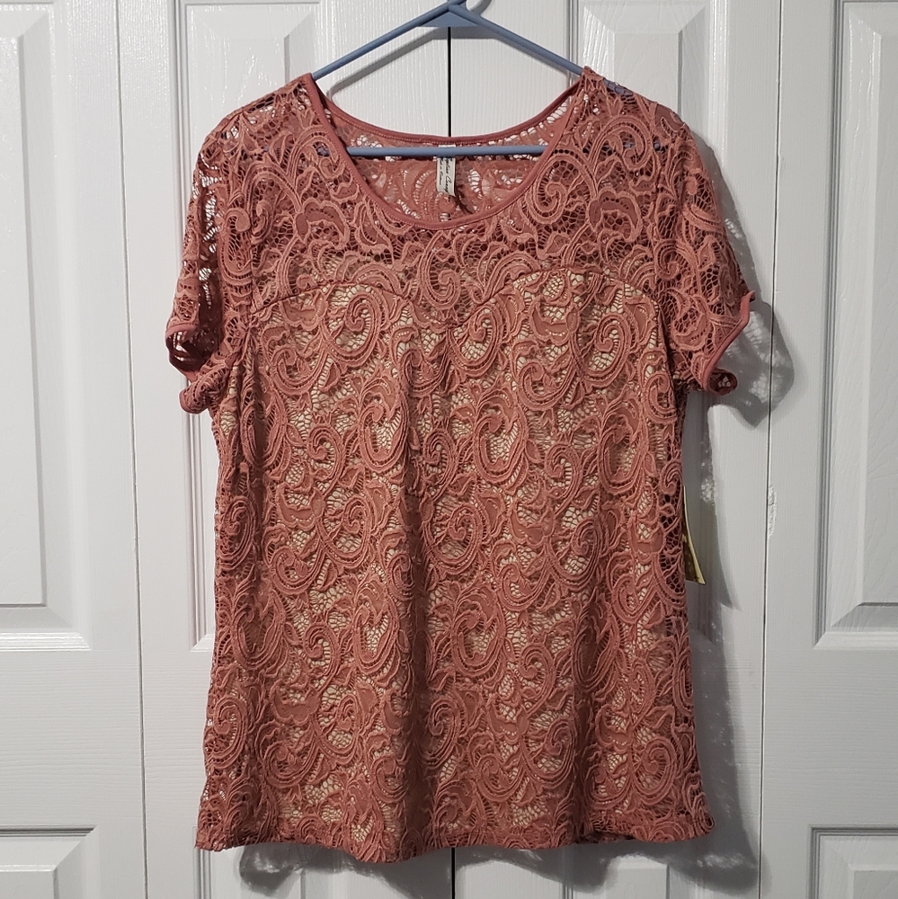 Cute Top! New! Perception Concept
